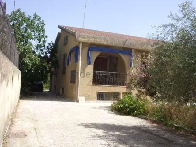 Villa in vendita di 512 m² in Via Giovanni Pascoli, 2