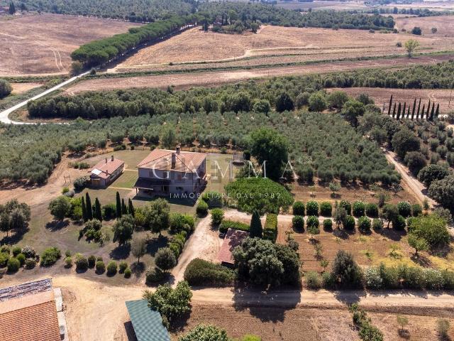 Villa in vendita di 750 m²