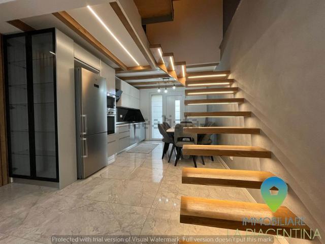 Villa in vendita di 82 m² in Via Martiri della Libertà, 55