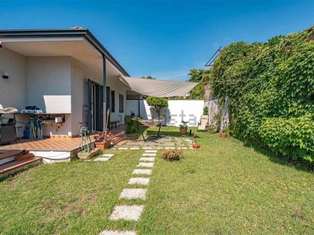 Villa in vendita di 160 m² in Via Fratelli Gemmellaro, 94