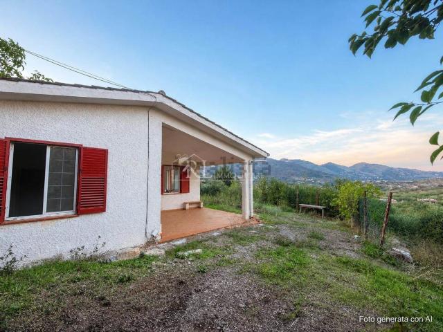Villa in vendita di 90 m² in Via M. 25