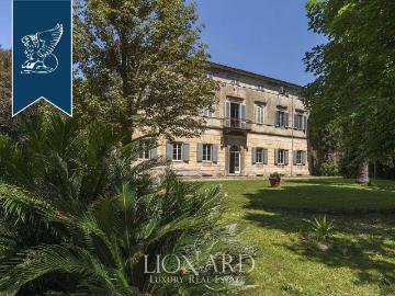 Villa in vendita Lucca, Italia