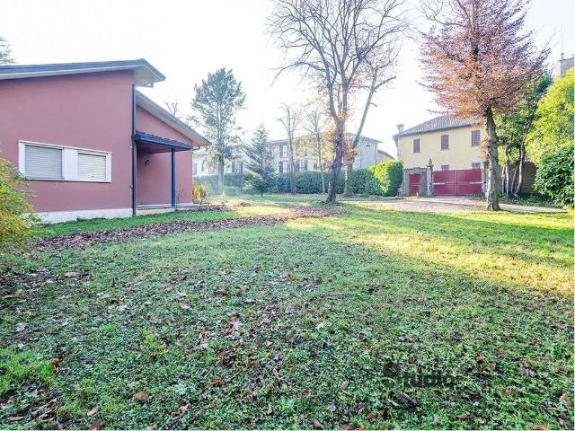 Villa in vendita Piazza dei Nobili Fumagalli, Garbagnate Monastero, Lombardia
