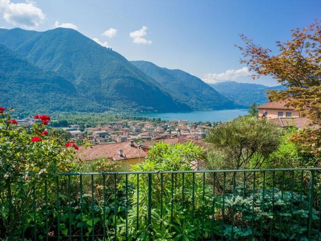 Villa in vendita Porlezza, Lombardia