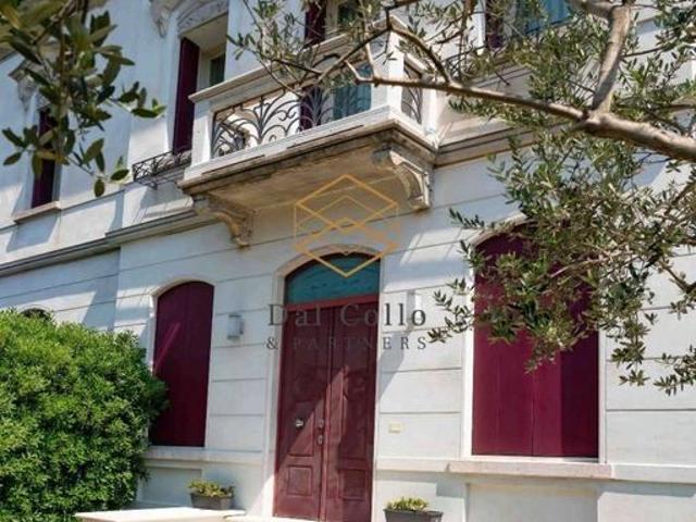 Villa in vendita Schio, Veneto