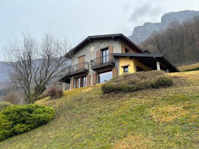 Villa in vendita Via Vidalba, Monasterolo del Castello, Bergamo, Lombardia