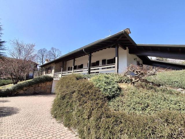 Villa in vendita Via Belvedere, Castione della Presolana, Lombardia