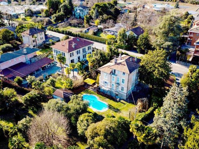 Villa in vendita Via Campi Elisi, 4, Lesa, Piemonte