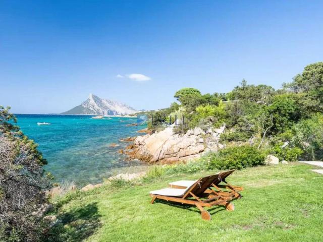 Prestigiosa villa di 140 mq in vendita Via Cala Girgolu, San Teodoro, Sardegna