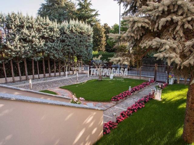 Villa in vendita Via Carlo Cattaneo, Brugherio, Monza e Brianza, Lombardia