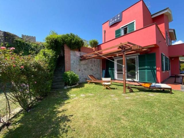 Prestigiosa villa di 220 mq in vendita, Via Cassisi, Celle Ligure, Savona, Liguria