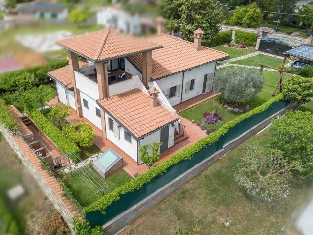 Villa in vendita Via Colle la Guardia, Terracina, Lazio