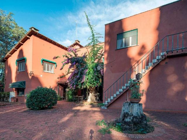 Villa in vendita Via di Cecilia Metella, Roma, Lazio