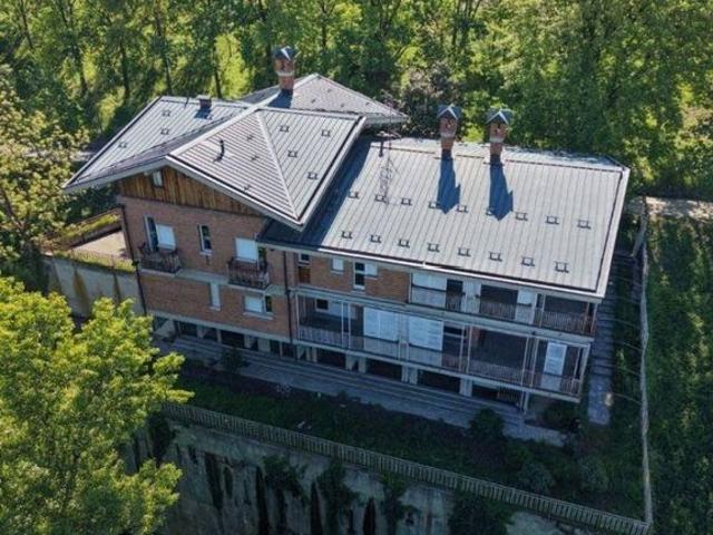 Villa in vendita Via Francesco Crispi, Alba, Piemonte