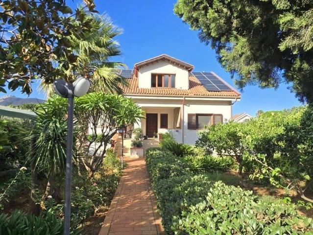 Villa in vendita Via Giuseppe Villaroel, Palermo, Sicilia