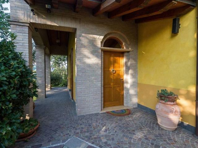 Villa in vendita Via Mario Flores, Cremona, Lombardia