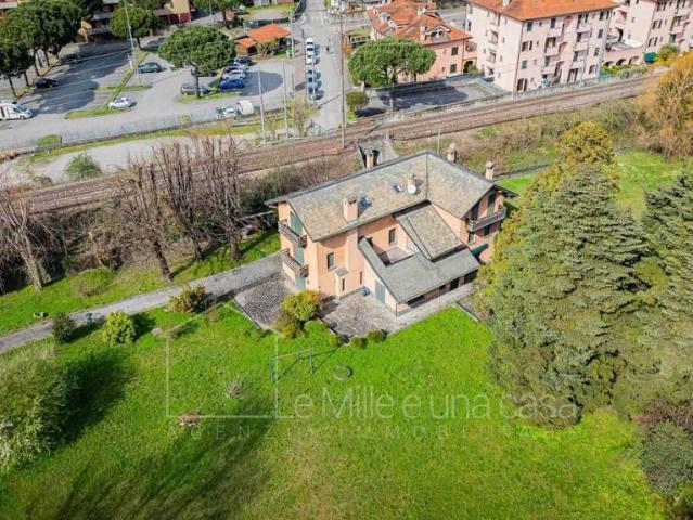 Prestigiosa villa di 530 mq in vendita, VIA PONTILE, 10, Colico, Lecco, Lombardia