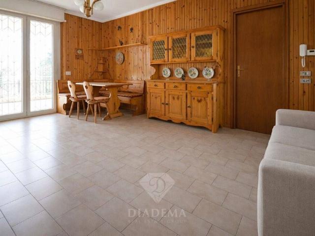Villa in vendita Via Roma, 21, Castronno, Lombardia