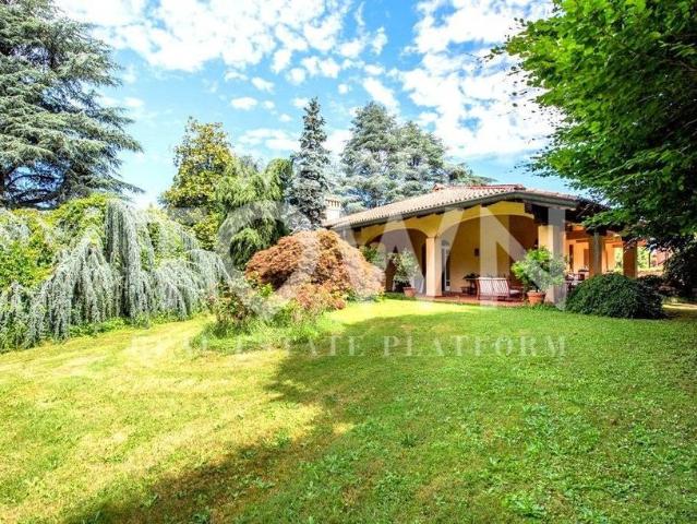 Villa in vendita Via Siracusa, Cairate, Lombardia