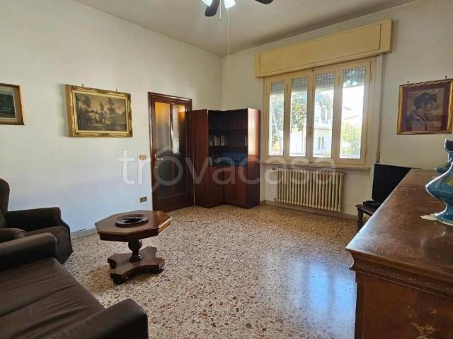 Villa in affitto a Collesalvetti via Leonardo Da Vinci, 57014, arredato, giardino privato, zona residenziale TrovaCasa