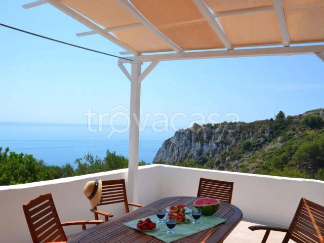 Villa in affitto a Corsano marina di Guardiola, arredato, giardino privato, vista mare TrovaCasa