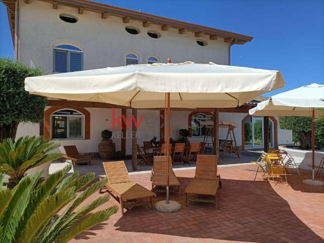 Villa in affitto a Capaccio Paestum via Vasca di Colmata, 48c, arredato, giardino privato, terrazzo TrovaCasa