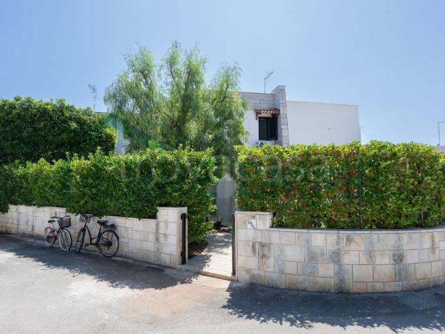 Villa in affitto a Carovigno, arredato, giardino privato, luminoso TrovaCasa
