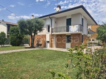 Villa in affitto a Carmignano di Brenta, giardino privato, box, terrazzo TrovaCasa