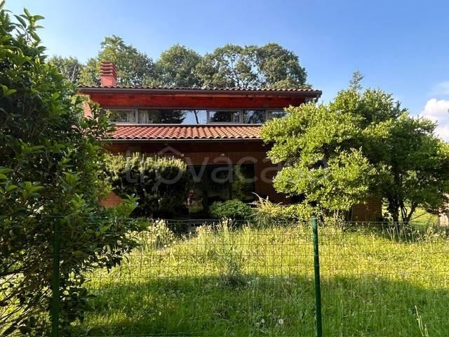 Villa in affitto a Casatenovo via Giuseppe Verdi, 20, non arredato/vuoto, giardino privato, cucina abitabile TrovaCasa