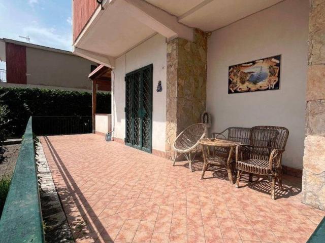Villa in affitto a Castel Volturno CE