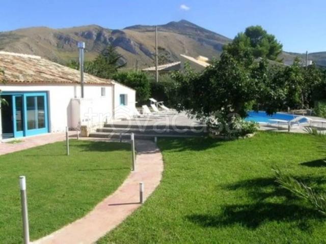 Villa in affitto a Castellammare del Golfo, giardino, ristrutturato, piscina TrovaCasa