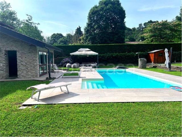 Villa in affitto a Castelletto sopra Ticino via Ticino Novelli, 24, arredato, giardino privato, piscina TrovaCasa