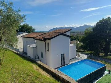 Villa in affitto a Castelnuovo Magra SP