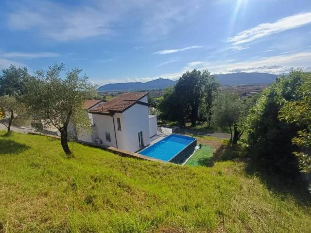 Villa in affitto a Castelnuovo Magra SP