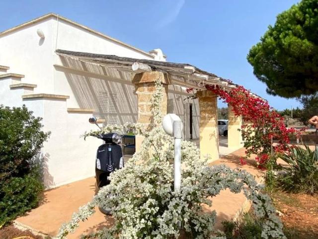 Villa in affitto a Castrignano del Capo contrada Salare, arredato, giardino privato, posto auto TrovaCasa