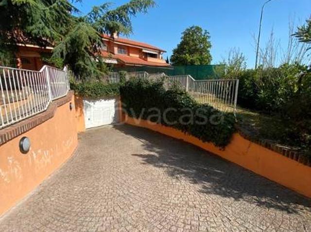 Villa in affitto a Chieri via Moncucco, giardino privato, box, terrazzo TrovaCasa