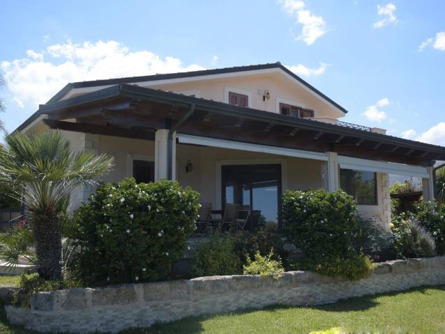 Villa in affitto a Cinisi PA