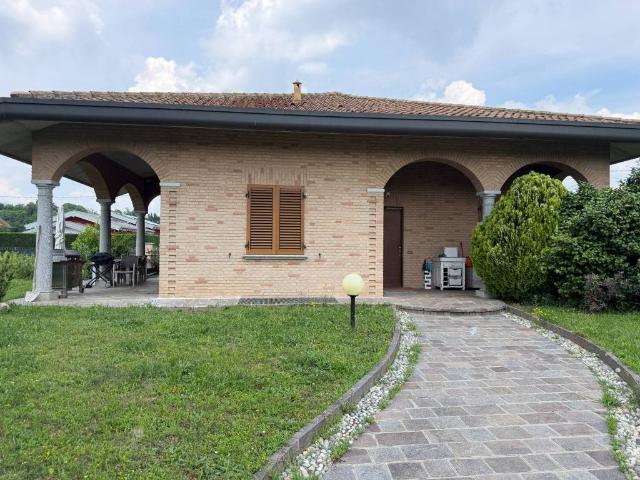 Villa in affitto a Cirimido CO