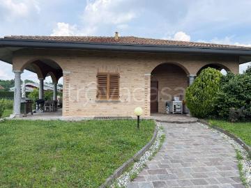 Villa in affitto a Cirimido via Papa Giovanni XXIII, giardino privato, immobile di prestigio, parzialmente arredato TrovaCasa