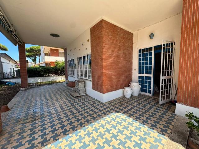 Villa in affitto a Anzio RM