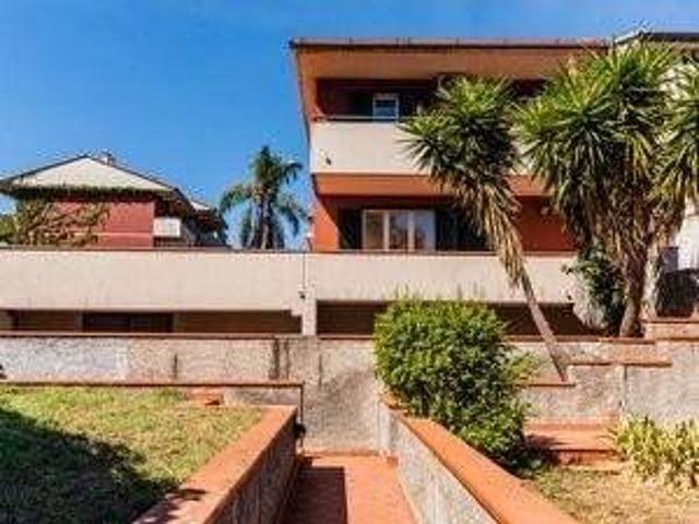 Villa in affitto a Aci Catena CT