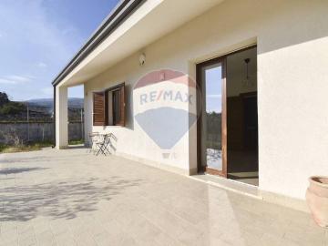 Villa in affitto a Aci Sant'Antonio CT