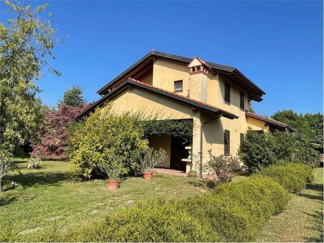 Villa in affitto a Agrate Conturbia NO