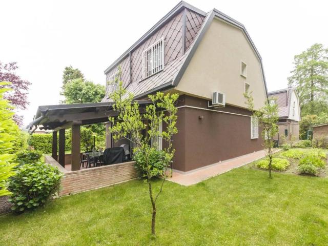 Villa in affitto a Arese MI