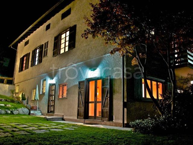 Villa in affitto a Bodio Lomnago via dei Castagni, 5, giardino privato, parzialmente arredato, parquet TrovaCasa