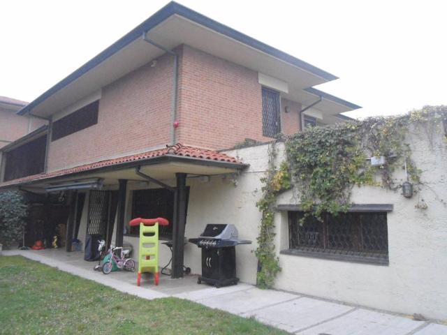 Villa in affitto a Bologna via degli Scalini, giardino privato, posto auto, terrazzo TrovaCasa