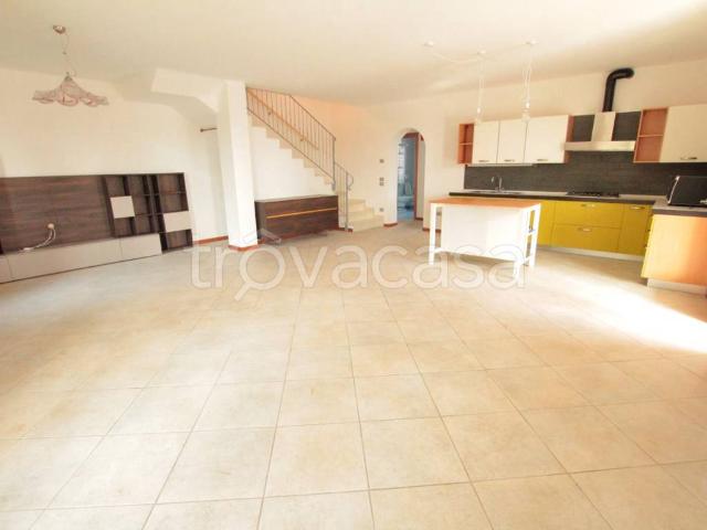 Villa in affitto a Bolzano Vicentino, giardino privato, box, terrazzo TrovaCasa