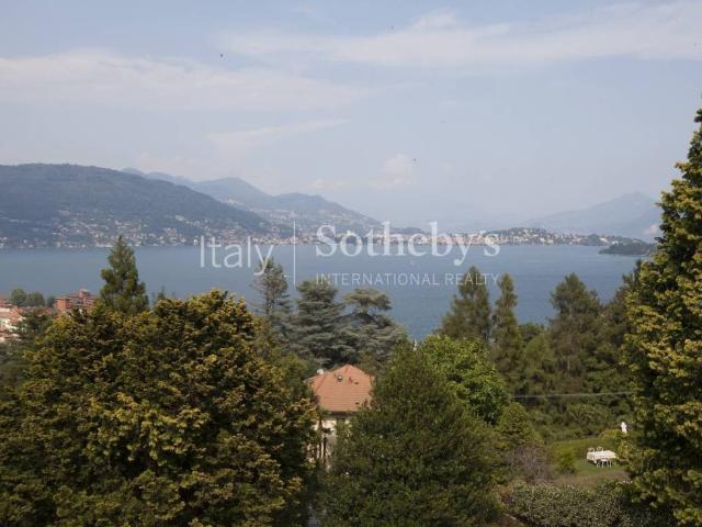 Villa in affitto a Baveno via Marconi, arredato, giardino privato, terrazzo TrovaCasa