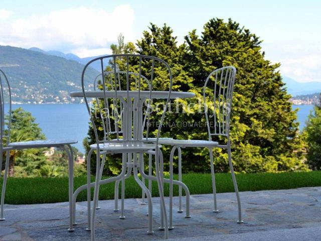 Villa in affitto a Baveno via Marconi, arredato, giardino privato, terrazzo TrovaCasa