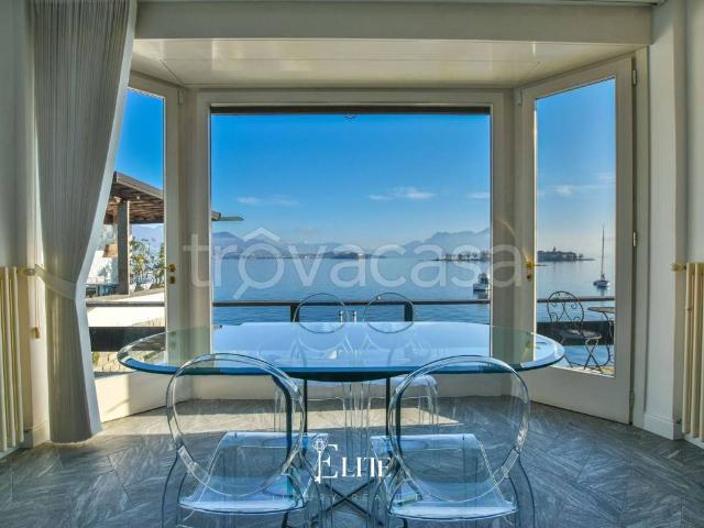 Villa in affitto a Baveno via Sempione, 34, arredato, terrazzo, fronte lago TrovaCasa